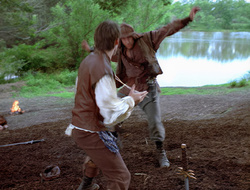 extant_XenaWarriorPrincess_2x16-ForHimtheBellTolls_00669