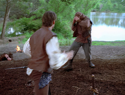 extant_XenaWarriorPrincess_2x16-ForHimtheBellTolls_00670
