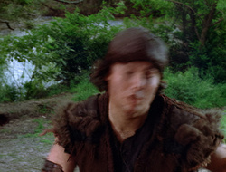 extant_XenaWarriorPrincess_2x16-ForHimtheBellTolls_00691