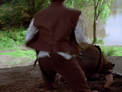 extant_XenaWarriorPrincess_2x16-ForHimtheBellTolls_00693