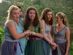 extant_XenaWarriorPrincess_2x16-ForHimtheBellTolls_00695