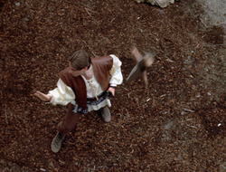 extant_XenaWarriorPrincess_2x16-ForHimtheBellTolls_00721