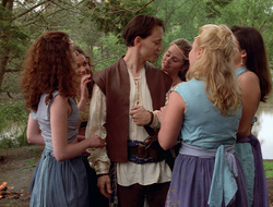extant_XenaWarriorPrincess_2x16-ForHimtheBellTolls_00749