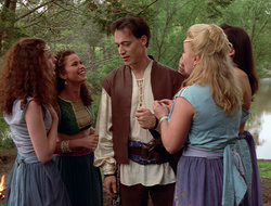 extant_XenaWarriorPrincess_2x16-ForHimtheBellTolls_00756