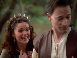 extant_XenaWarriorPrincess_2x16-ForHimtheBellTolls_00762