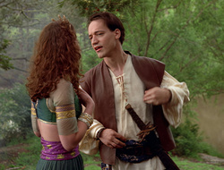 extant_XenaWarriorPrincess_2x16-ForHimtheBellTolls_00769