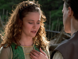 extant_XenaWarriorPrincess_2x16-ForHimtheBellTolls_00771