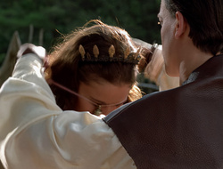 extant_XenaWarriorPrincess_2x16-ForHimtheBellTolls_00786
