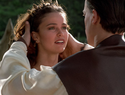 extant_XenaWarriorPrincess_2x16-ForHimtheBellTolls_00788