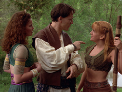 extant_XenaWarriorPrincess_2x16-ForHimtheBellTolls_00800