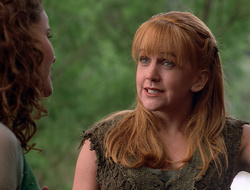 extant_XenaWarriorPrincess_2x16-ForHimtheBellTolls_00856