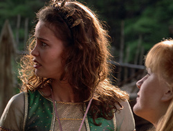 extant_XenaWarriorPrincess_2x16-ForHimtheBellTolls_00859