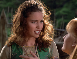 extant_XenaWarriorPrincess_2x16-ForHimtheBellTolls_00868