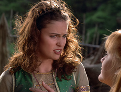 extant_XenaWarriorPrincess_2x16-ForHimtheBellTolls_00869
