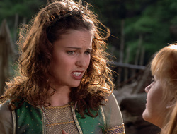 extant_XenaWarriorPrincess_2x16-ForHimtheBellTolls_00870