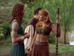 extant_XenaWarriorPrincess_2x16-ForHimtheBellTolls_00888