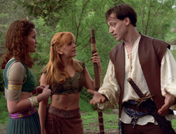 extant_XenaWarriorPrincess_2x16-ForHimtheBellTolls_00900