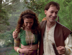 extant_XenaWarriorPrincess_2x16-ForHimtheBellTolls_00944