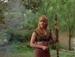 extant_XenaWarriorPrincess_2x16-ForHimtheBellTolls_00946
