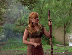 extant_XenaWarriorPrincess_2x16-ForHimtheBellTolls_00949