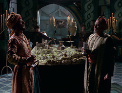 extant_XenaWarriorPrincess_2x16-ForHimtheBellTolls_00957