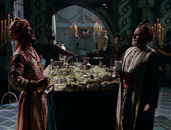 extant_XenaWarriorPrincess_2x16-ForHimtheBellTolls_00958