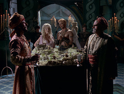 extant_XenaWarriorPrincess_2x16-ForHimtheBellTolls_00975