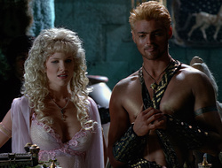 extant_XenaWarriorPrincess_2x16-ForHimtheBellTolls_00994