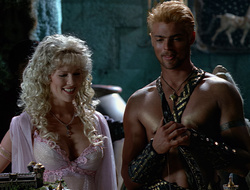 extant_XenaWarriorPrincess_2x16-ForHimtheBellTolls_00998
