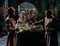 extant_XenaWarriorPrincess_2x16-ForHimtheBellTolls_01023