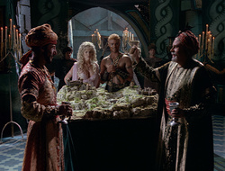 extant_XenaWarriorPrincess_2x16-ForHimtheBellTolls_01025