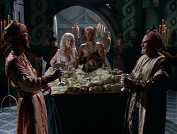 extant_XenaWarriorPrincess_2x16-ForHimtheBellTolls_01028