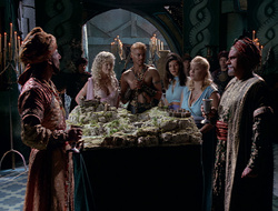 extant_XenaWarriorPrincess_2x16-ForHimtheBellTolls_01034
