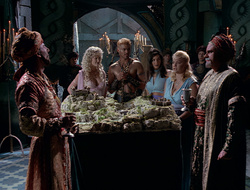 extant_XenaWarriorPrincess_2x16-ForHimtheBellTolls_01036