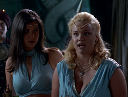 extant_XenaWarriorPrincess_2x16-ForHimtheBellTolls_01073