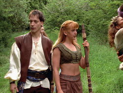 extant_XenaWarriorPrincess_2x16-ForHimtheBellTolls_01163