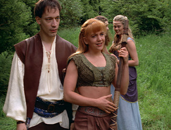 extant_XenaWarriorPrincess_2x16-ForHimtheBellTolls_01173