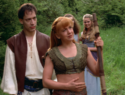 extant_XenaWarriorPrincess_2x16-ForHimtheBellTolls_01181