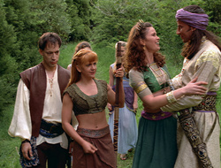 extant_XenaWarriorPrincess_2x16-ForHimtheBellTolls_01187