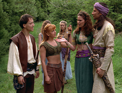 extant_XenaWarriorPrincess_2x16-ForHimtheBellTolls_01197