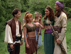 extant_XenaWarriorPrincess_2x16-ForHimtheBellTolls_01198