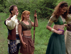 extant_XenaWarriorPrincess_2x16-ForHimtheBellTolls_01215