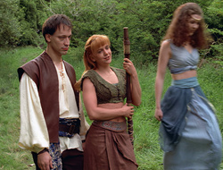 extant_XenaWarriorPrincess_2x16-ForHimtheBellTolls_01218
