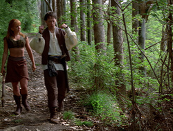 extant_XenaWarriorPrincess_2x16-ForHimtheBellTolls_01236