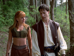 extant_XenaWarriorPrincess_2x16-ForHimtheBellTolls_01260