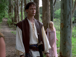 extant_XenaWarriorPrincess_2x16-ForHimtheBellTolls_01286