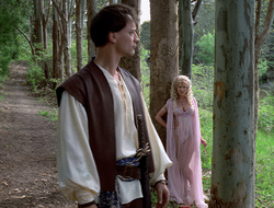 extant_XenaWarriorPrincess_2x16-ForHimtheBellTolls_01287