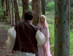 extant_XenaWarriorPrincess_2x16-ForHimtheBellTolls_01291