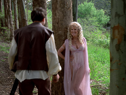 extant_XenaWarriorPrincess_2x16-ForHimtheBellTolls_01292
