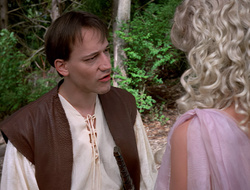 extant_XenaWarriorPrincess_2x16-ForHimtheBellTolls_01298
